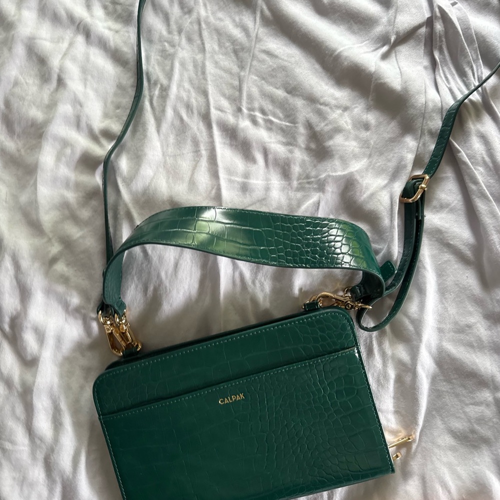 New Calpak Green Croc Pattern Wallet Purse - Picture 7 of 9